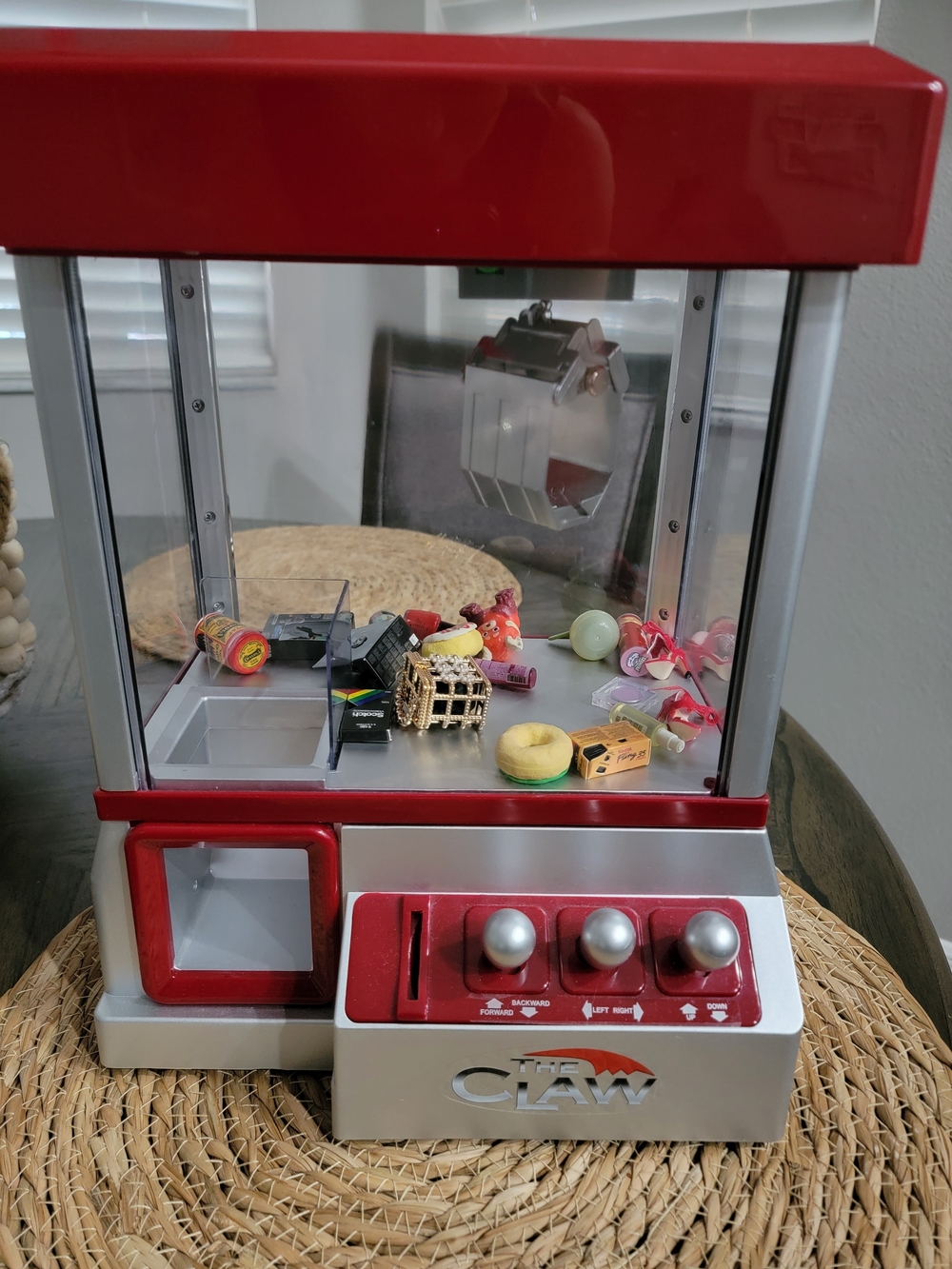 Kids Claw Machine Game With Toys Included